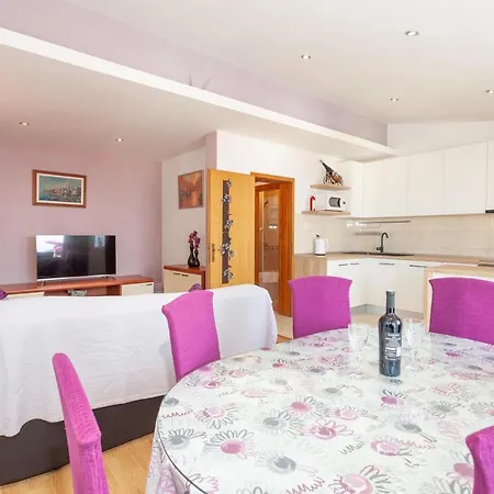 Prlic 3 * ماكارسكا